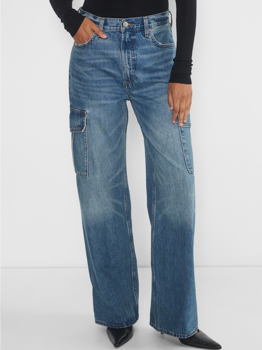 Denim Forum 90s Hi-Rise Loose Cargo Jeans (Aritzia)